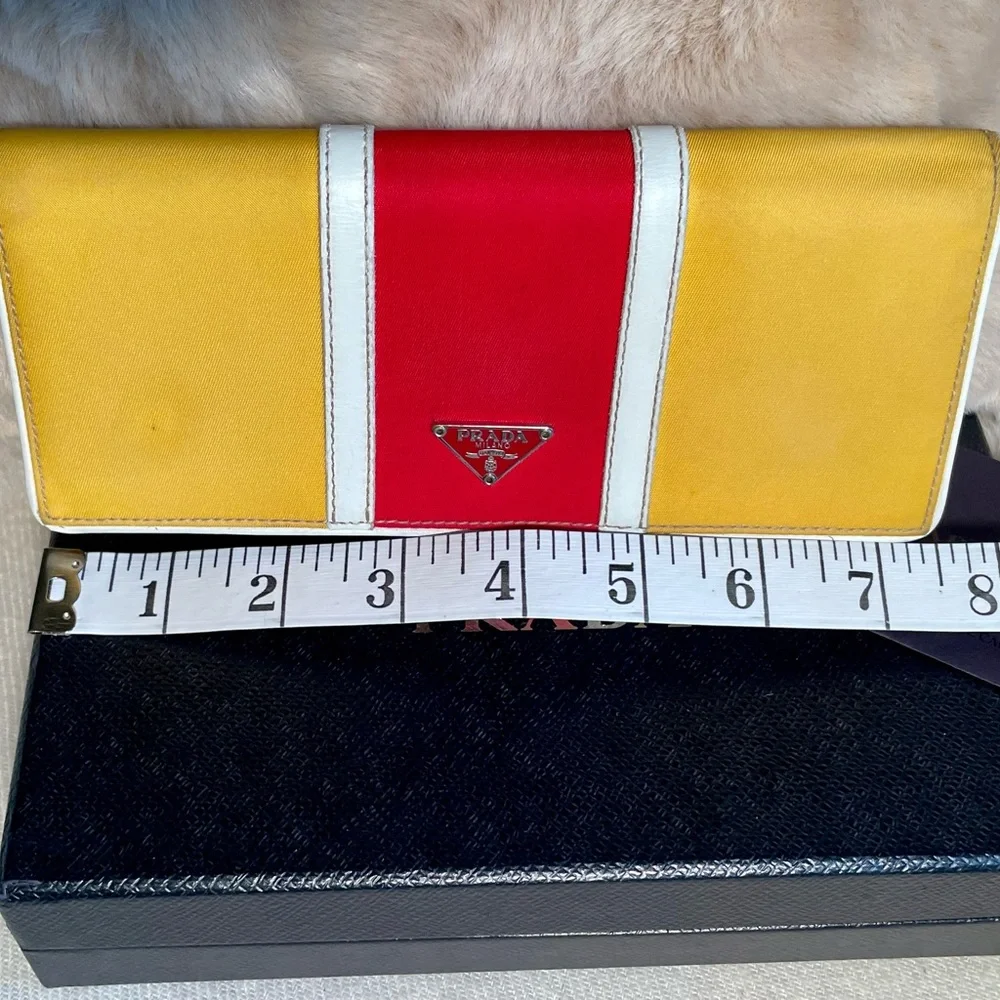 PRADA ❤️💛 nylon and white leather WOC wallet with unbranded insert and chain - Picture 14 of 16